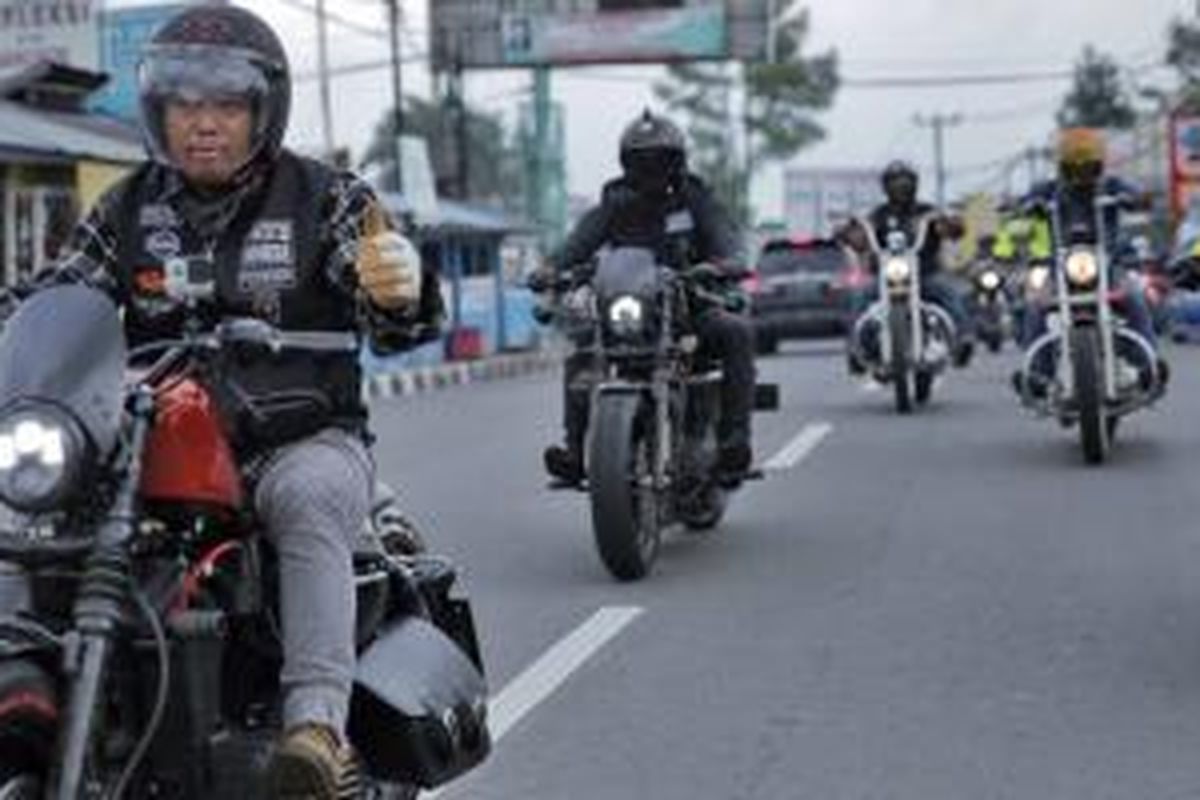 Touring perdana jarak jauh Sportster Indonesia dari Jakarta ke Bandung.