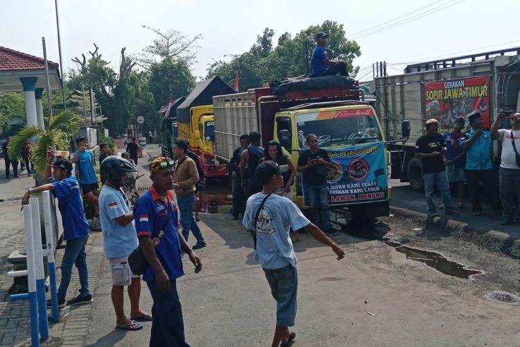 Sopir Truk Demo di Jombang, Soroti Fasilitas Jalan dan Dugaan Pungli Oknum Polisi