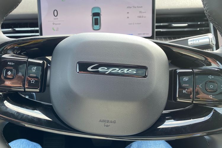 Fitur Adaptive Cruise Control (ACC) di Lepas L8.