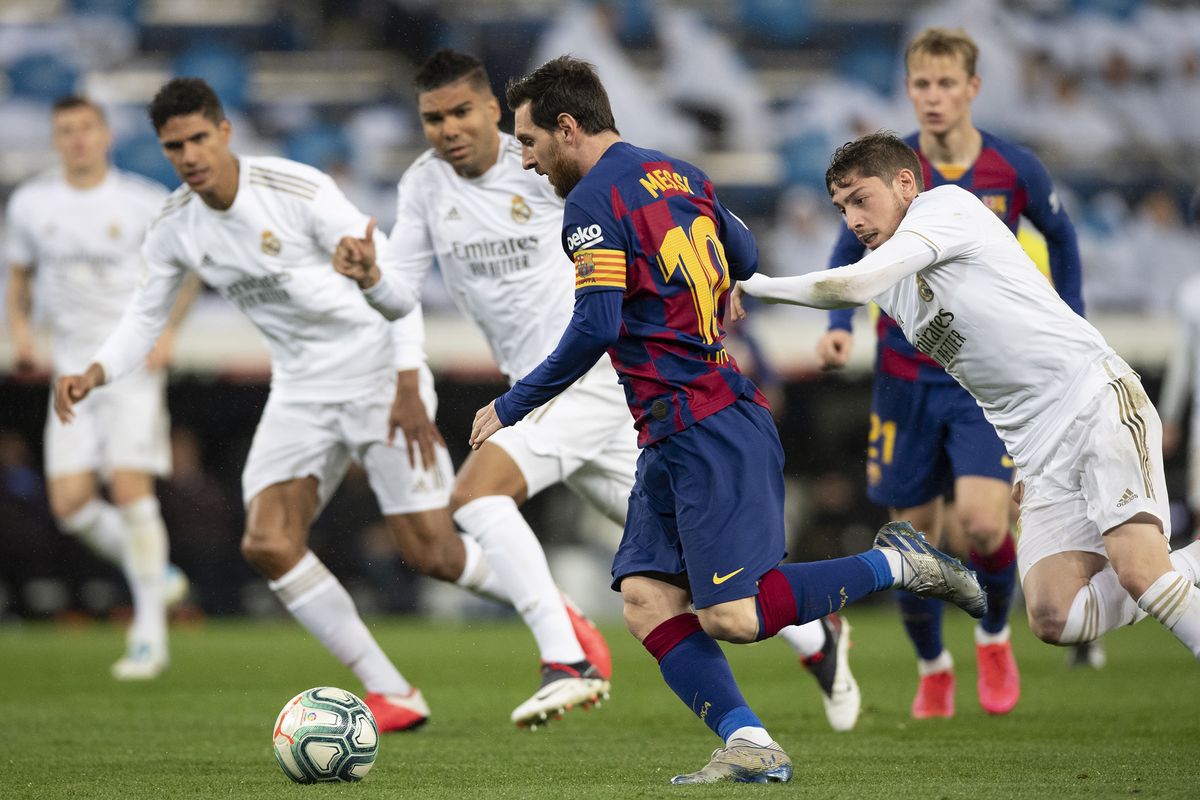 Aksi Lionel Messi pada laga El Clasico Barcelona vs Real Madrid pada Februari 2020.