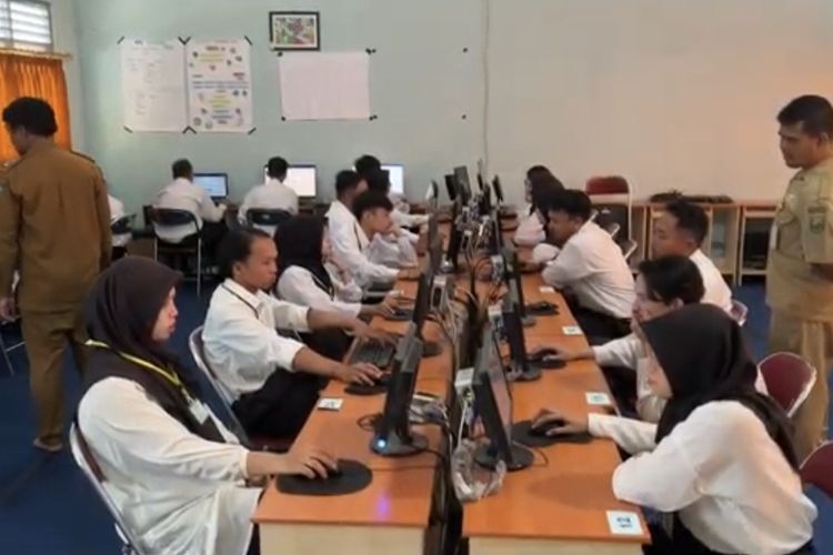 Proses penjaringan perangkat desa di Desa Kutowinangun, Kabupaten Kebumen, Jawa Tengah pada Selasa (10/3/2026)