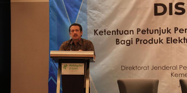 Direktur Jenderal PKTN Veri Anggrijono saat membuka acara diseminasi ketentuan petunjuk penggunaan dan layanan purna jual bagi produk elektronika dan telematika di Jakarta, Selasa (22/10/2019)