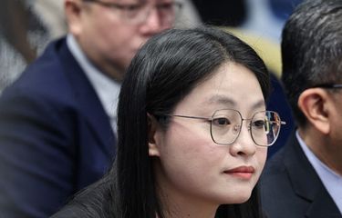 Mantan Wali Kota Bamban, Alice Guo, saat menghadiri sidang di Senat Manila, Filipina, 25 Juni 2024.