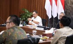 Hadiri Rakortas Tingkat Menteri, Mendagri Uraikan Peran Pemda dalam Pelaksanaan PSEL