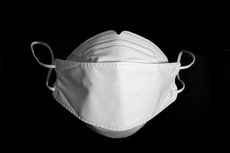 Pemprov Jatim Kirim Bantuan 26.000 Lembar Masker untuk Warga Kalsel yang Terdampak Kabut Asap