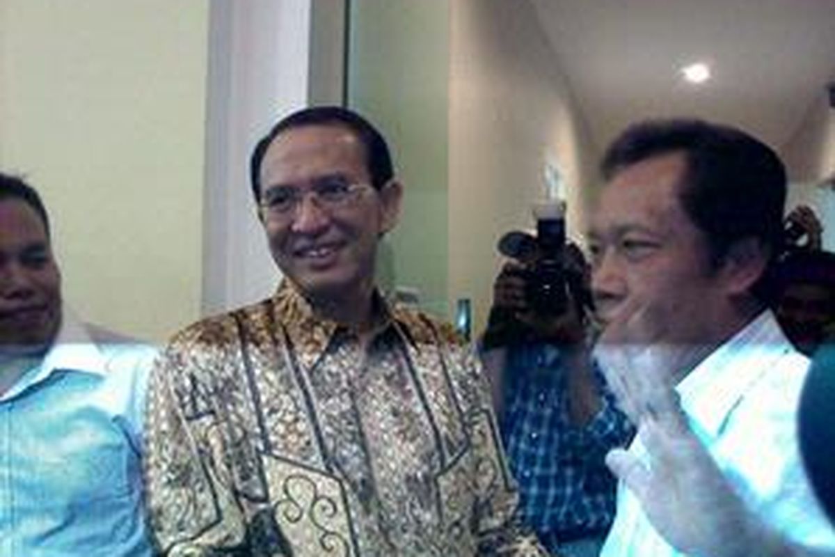 Mantan Gubernur DKI Jakarta Sutiyoso menemui Ketua Umum PPP Suryadharma Ali di kantor DPP PPP, Rabu (15/4).