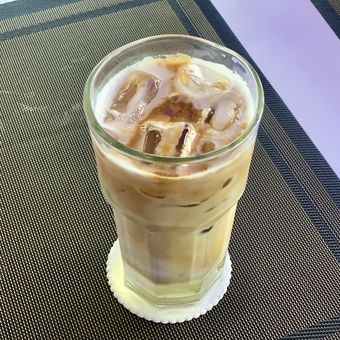 Ilustrasi kopi susu.