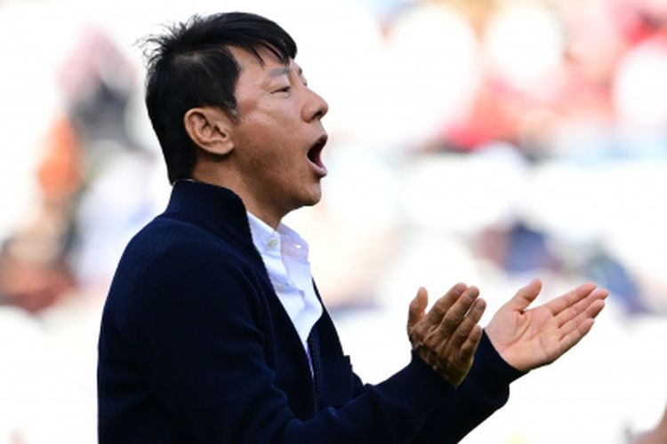 Reaksi pelatih timnas Indonesia, Shin Tae-yong, dalam 16 besar Piala Asia 2023 yang mempertemukan timnas Indonesia vs Australia pada Minggu (28/1/2024).