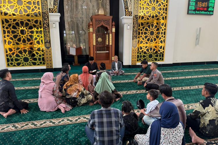 Polresta Sidoarjo Fasilitasi Pernikahan Seorang Tahanan di Masjid Mapolresta