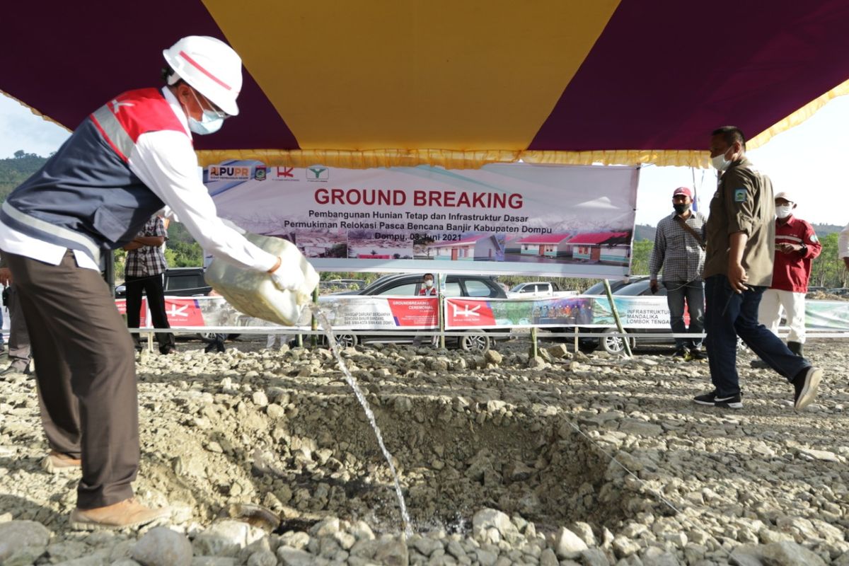 Groundbreaking rumah khusus (rusus) di Desa Daha Kecamatan Hu'u Kabupaten Dompu Provinsi Nusa Tenggara Barat (NTB). 