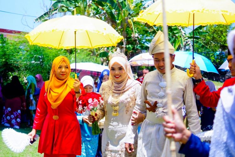 Ilustrasi pernikahan. Biasanya pantun akan dibacakan dalam acara adat Melayu, salah satunya pernikahan.