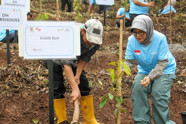 Konservasi Air dari Hulu ke Hilir, Le Minerale Raih Anugerah Ekonomi Hijau