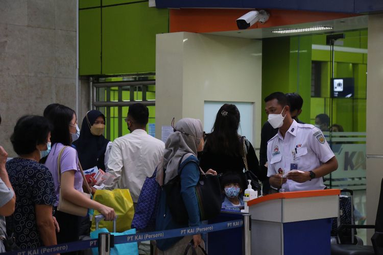 Keberangkatan penumpang di Daop 1 Jakarta