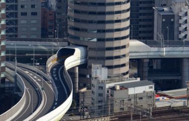 Ada Bangunan yang Dilewati Jalan Tol di Jepang, Intip Keunikannya