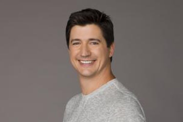 Artis peran, komedian, sutradara, dan penulis naskah asal AS, Ken Marino 