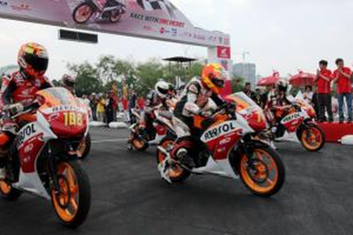 Balapan khusus Honda CBR150R di HRC Kemayoran, Jakarta, (7/9/2014).