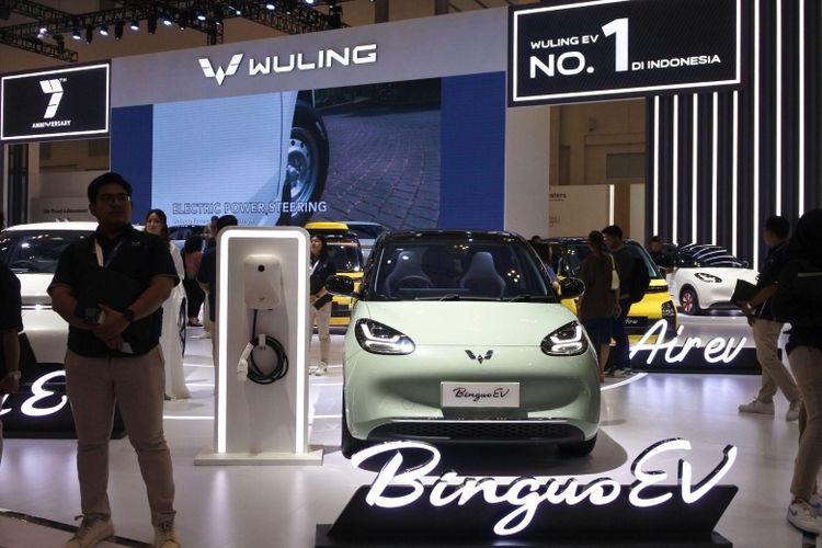 Wuling membawa sejumlah produk mobil unggulannya tampil di ajang Gaikindo Indonesia International Auto Show (GIIAS) 2024 yang berlangsung hingga Minggu (28/7/2024). 