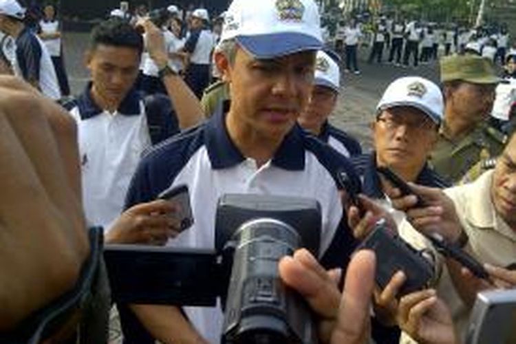 Gubernur Jawa Tengah Ganjar Pranowo usai memberikan pengarahan dalam apel pagi di lingkungan Pemprov Jawa Tengah Jalan Pahlawan Semarang, Jumat (30/8/2013)