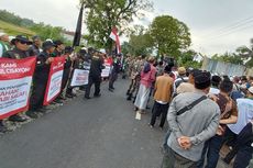 Ulama dan Santri Tasikmalaya Demo Tolak Pembangunan Pesantren, Jalan Cisayong Ditutup