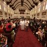 Keliling Gereja di Malam Natal, Eri Cahyadi Gaungkan Surabaya Kota Toleransi