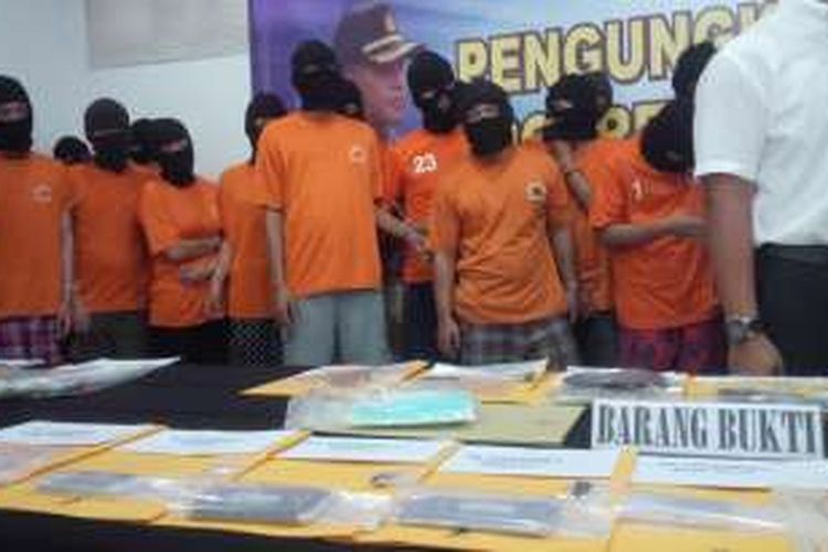  40 orang pengguna dan pengedar narkoba di Kota Bandung berhasil ditangkap jajaran  Satuan Reserse Narkobaa Polrestabes Bandung dalam kurun waktu dua pekan ke belakang di bulan awal tahun 2017.KOMPAS.COM/PUTRA PRIMA PERDANA.