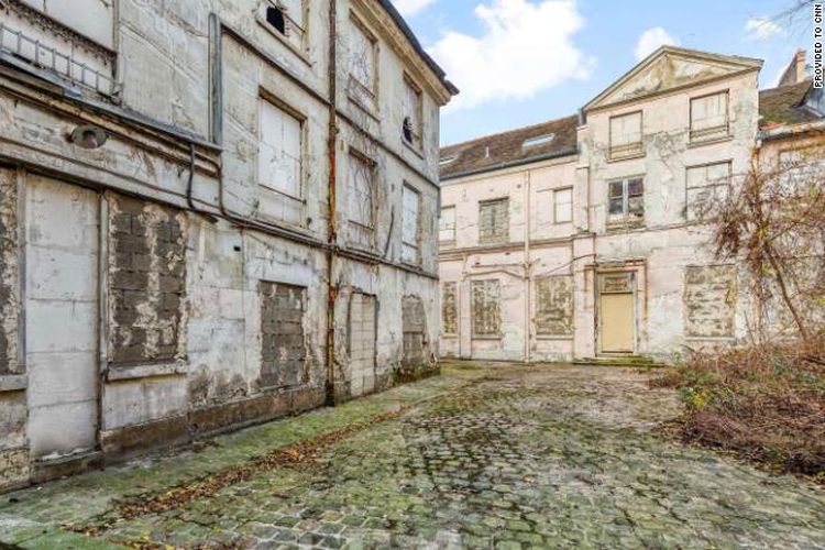 Mayat berusia 30 tahun ditemukan di ruang bawah tanah sebuah rumah besar di Paris abad ke-18, yang dijual seharga $ 41,2 juta tahun ini.