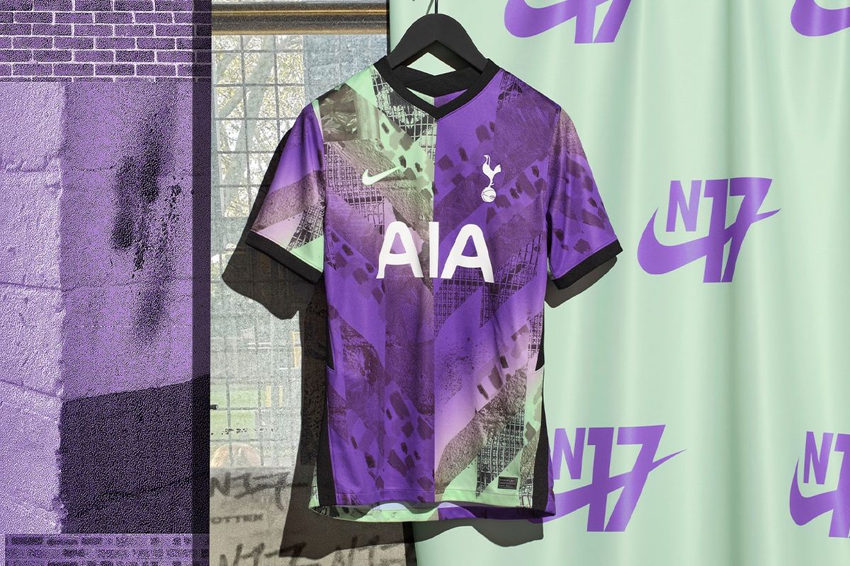 Jersey Ketiga Tottenham Hotspur 2021/2022