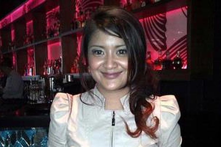 Sarah Hadju Sempat Tak Nyaman Dengan Cokelat Jangan ditanya jangan ditanya kemana aku pergi jangan ditanya mengapa aku pergi usah dipaksa tuk menahan diri usah diminta ku bersabar hati putuslah rambut. sarah hadju sempat tak nyaman dengan