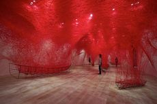 Pameran The Soul Trembles Karya Chiharu Shiota Hadir di Museum MACAN, Mulai 26 November 2022