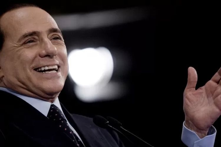 Berlusconi adalah sosok penting dalam dunia politik, media, dan sepak bola Italia.