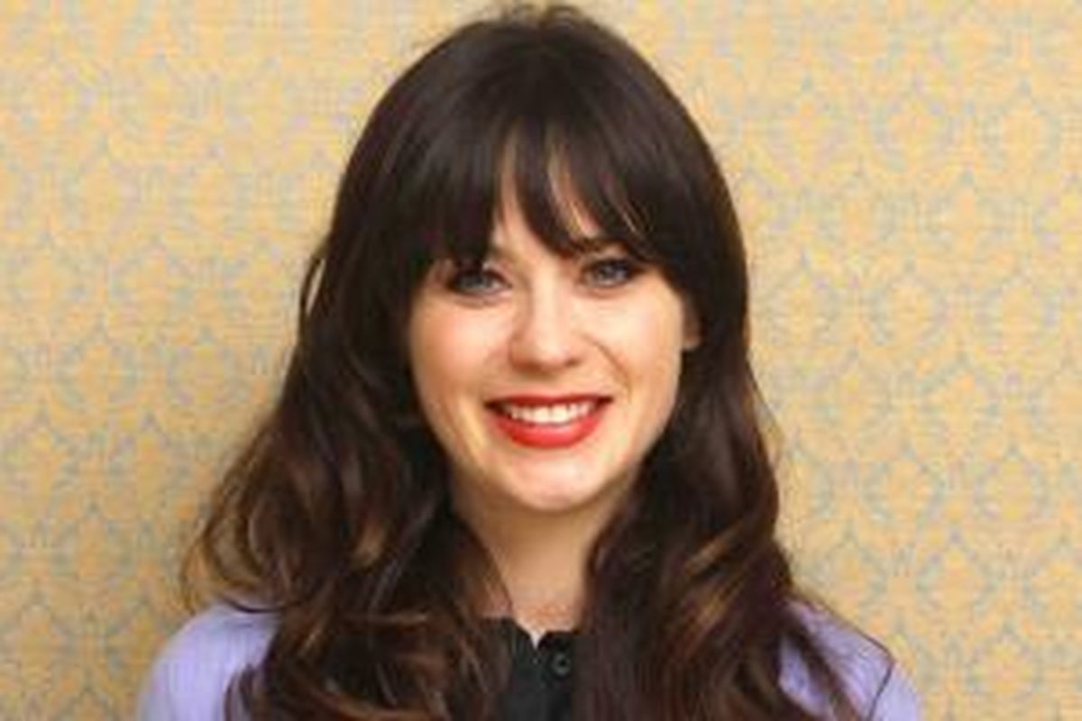 Zooey Deschanel (35) rindu untuk minum segelas wine, dan makan keju yang sangat asin.