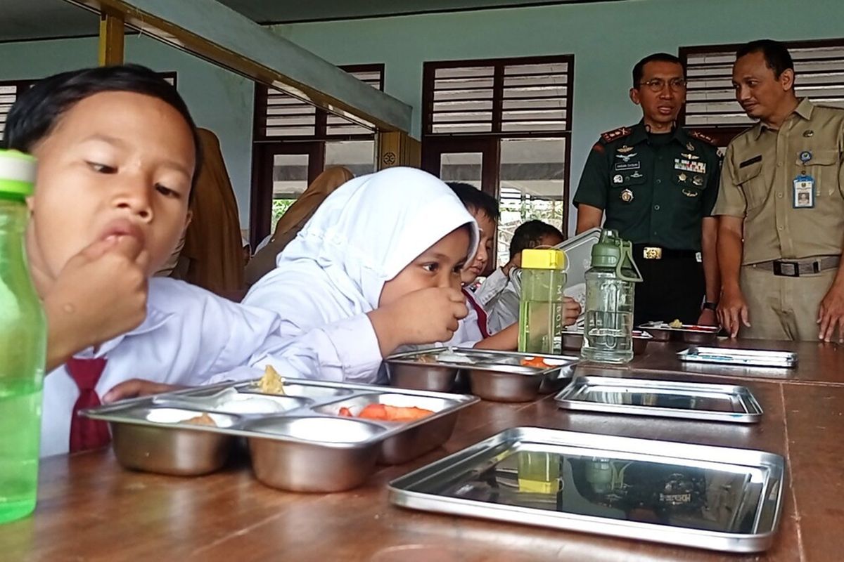 Dapat Makan Bergizi Gratis, Siswa di Magetan: Kalau Boleh Minta Ada Ikan Bakar