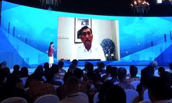 Luhut Bakal ke California Temui Elon Musk, Tagih Realisasi Investasi Tesla