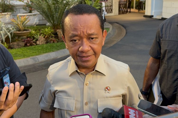 Prabowo Calls Bahlil to Discuss Village Electricity and CATL-Antam Battery Factory