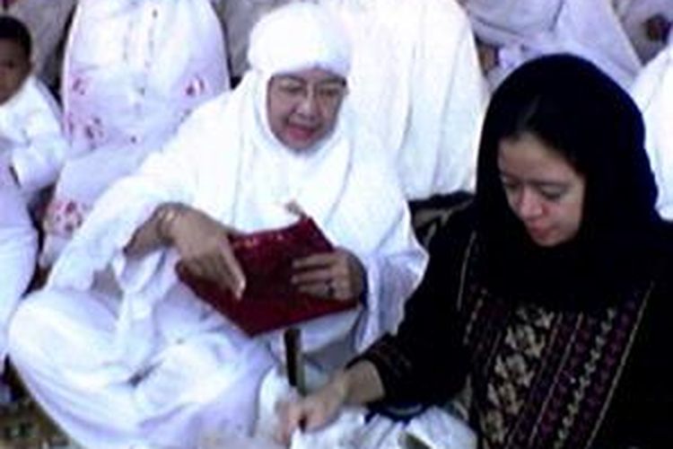 Megawati Dan Taufik Kiemas Salat Ied Di Dpp Pdi P Kompas Com