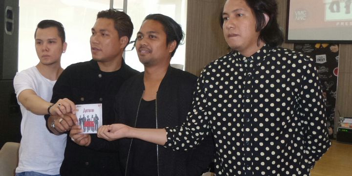 Band Armada dalam jumpa pers album terbarunya Maju Terus Pantang Mundur di sebuah restoran siap saji di kawasan Kemang, Jakarta Selatan, Jumat (28/7/2017).