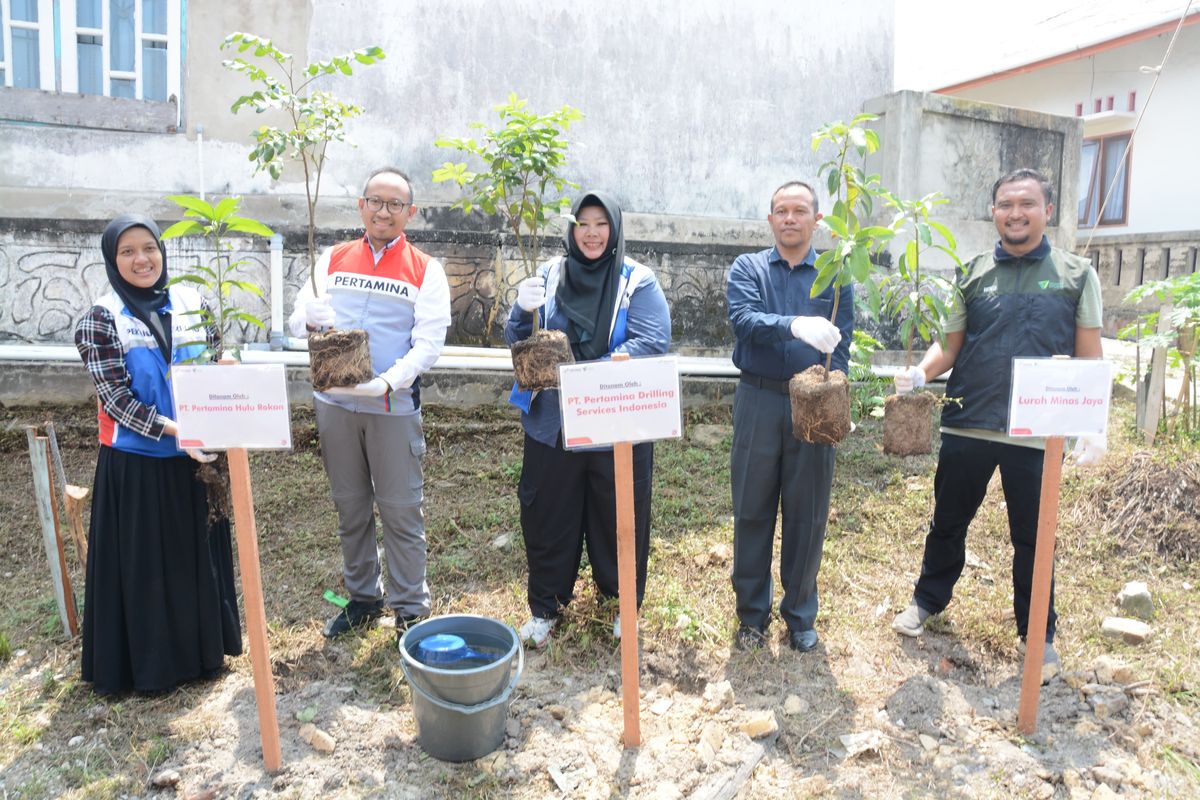 PT Pertamina (Persero) melalui anak usaha subholding upstream, PT Pertamina Drilling Services Indonesia (Pertamina Drilling) membangun membangun fasilitas sumur air bersih bagi warga Desa Minas Jaya, Kecamatan Minas, Kabupaten Siak, Riau.