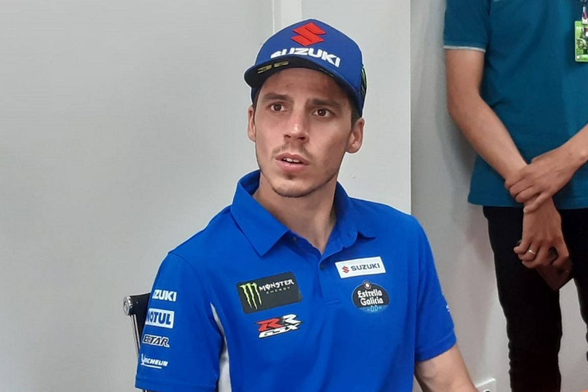 Pebalap Suzuki Ecstar Joan Mir berbicara dalam sesi temu media seusia latihan bebas kedua (FP2) MotoGP Mandalika di Pertamina Mandalika International Street Circuit pada Jumat (18/3/2022).