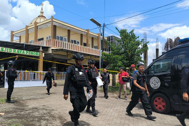Pasca-ledakan, Warga Dilarang Menggunakan Masjid di Perumahan Jember