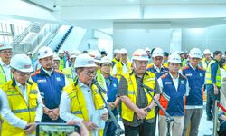 Gubernur Pramono Kunjungi Proyek LRT Jakarta Fase 1B, Waskita Karya Berkomitmen Rampungkan Proyek Tepat Waktu