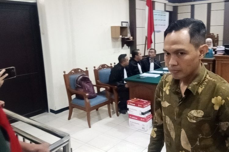 Bupati Cilacap Syamsul Auliya Rachman Dituntut 7 Tahun Penjara dalam Kasus Korupsi