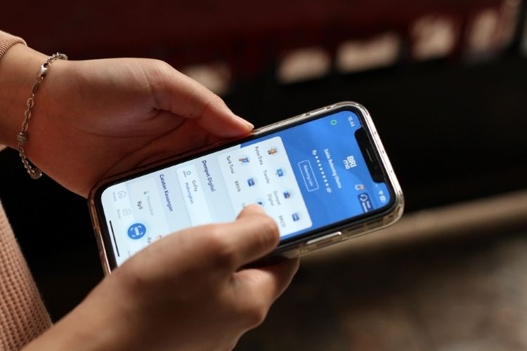 Aplikasi BRImo dari PT Bank Rakyat Indonesia (Persero) Tbk atau BRI memiliki layanan pembukaan rekening bank secara online. 