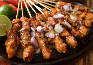 Cara Membuat Bumbu Kacang Sate, Cukup Ditumbuk tanpa Dimasak
