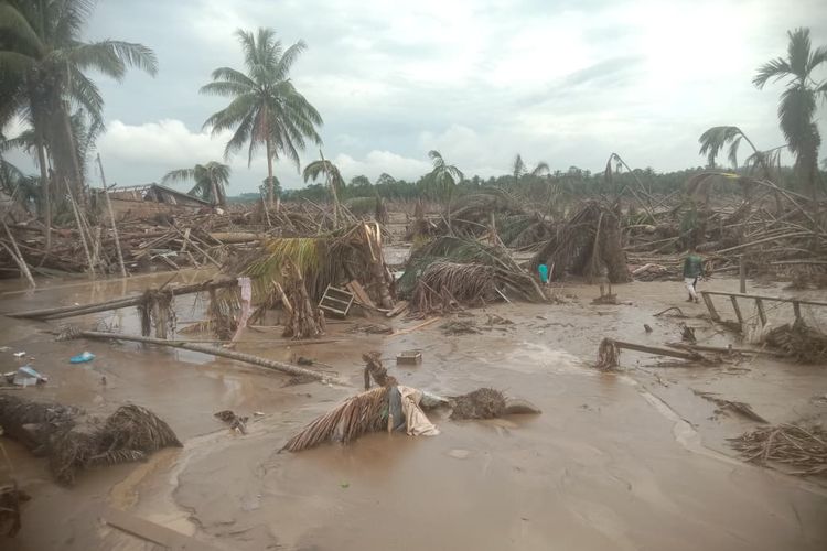 Sisa banjir di Desa Leubok Pusaka, Kecamatan Langkahan, Kabupaten Aceh Utara, Provinsi Aceh, Minggu (21/12/2025).
