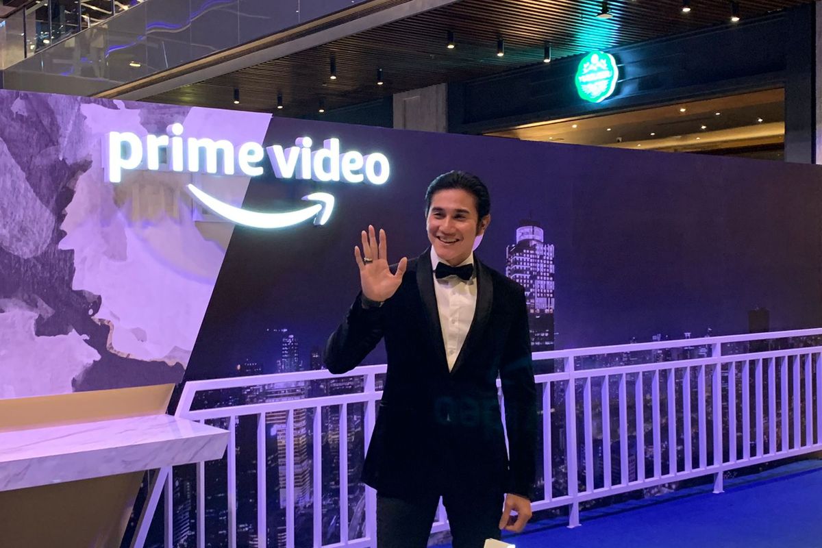  Vino G Bastian dalam dalam konferensi pers film Perfect Strangers di kawasan Senopati, Jakarta Selatan, Senin (17/20/2022). 