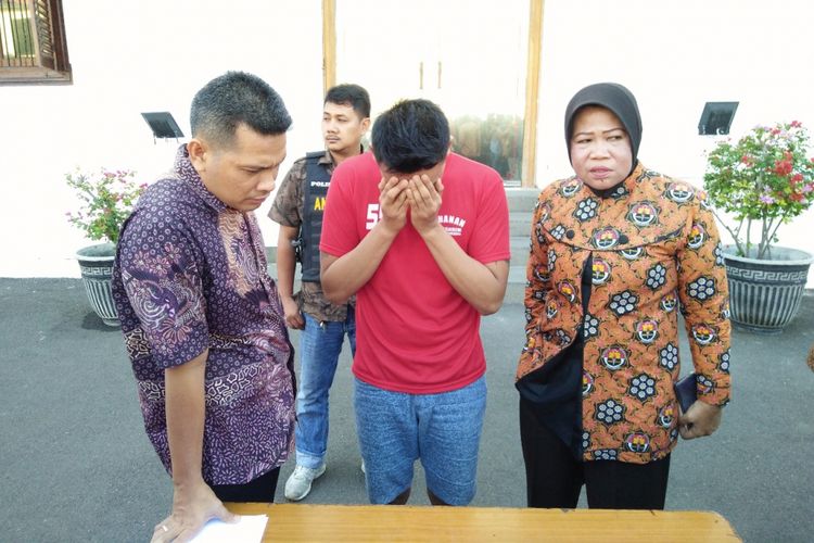 Pengurus panti diamankan di Mapolrestabes Surabaya