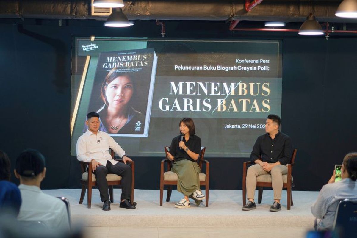 Peraih emas Olimpiade Tokyo 2020, Greysia akan luncurkan buku biografi berjudul &#34Menembus Garis Batas&#34 di Upper Room, Jakarta, pukul 14.00 WIB pada Sabtu (29/6/2024). 