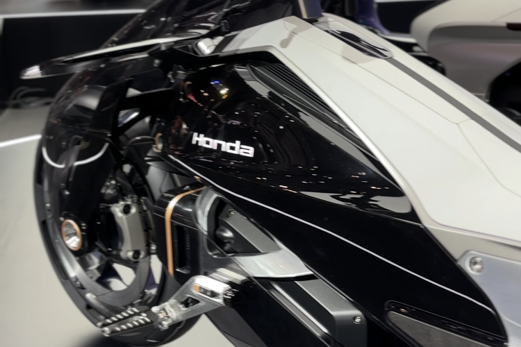 Honda EV Outlier punya desain semacam motor cruiser listrik masa depan.