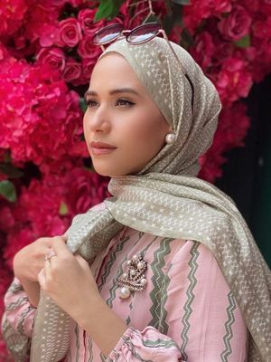 Desainer lokal, Khanaan Shamlan  terlibat dalam Dubai Modest Fashion Weeks sebagai bagian dari Wardah #BeautyMovesYou Global Movement 
