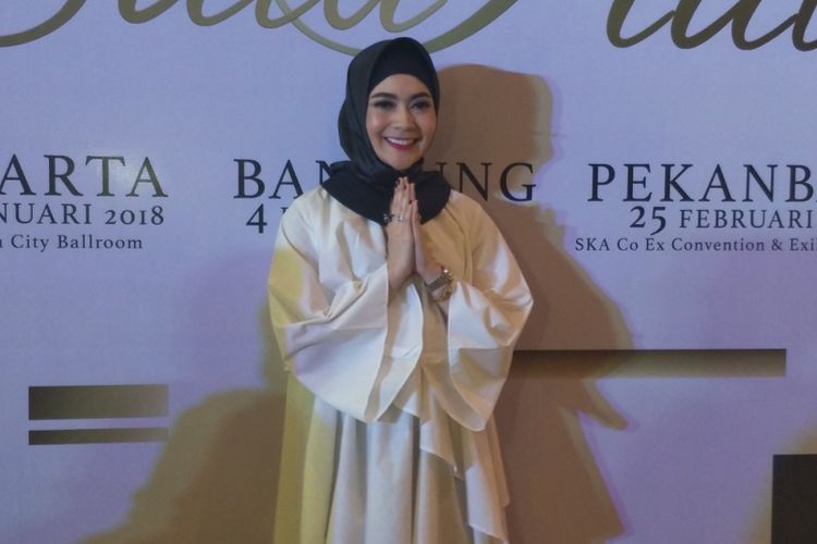Indah Dewi Pertiwi saat menghadiri konferensi pers konser Satu Hati du Kuningan City, Jakarta Selatan, Sabtu (27/1/2018) sore.